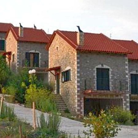 All Seasons Πέτρινες Παραδοσιακές Κατοικίες Kalavryta Eksteriør billede
