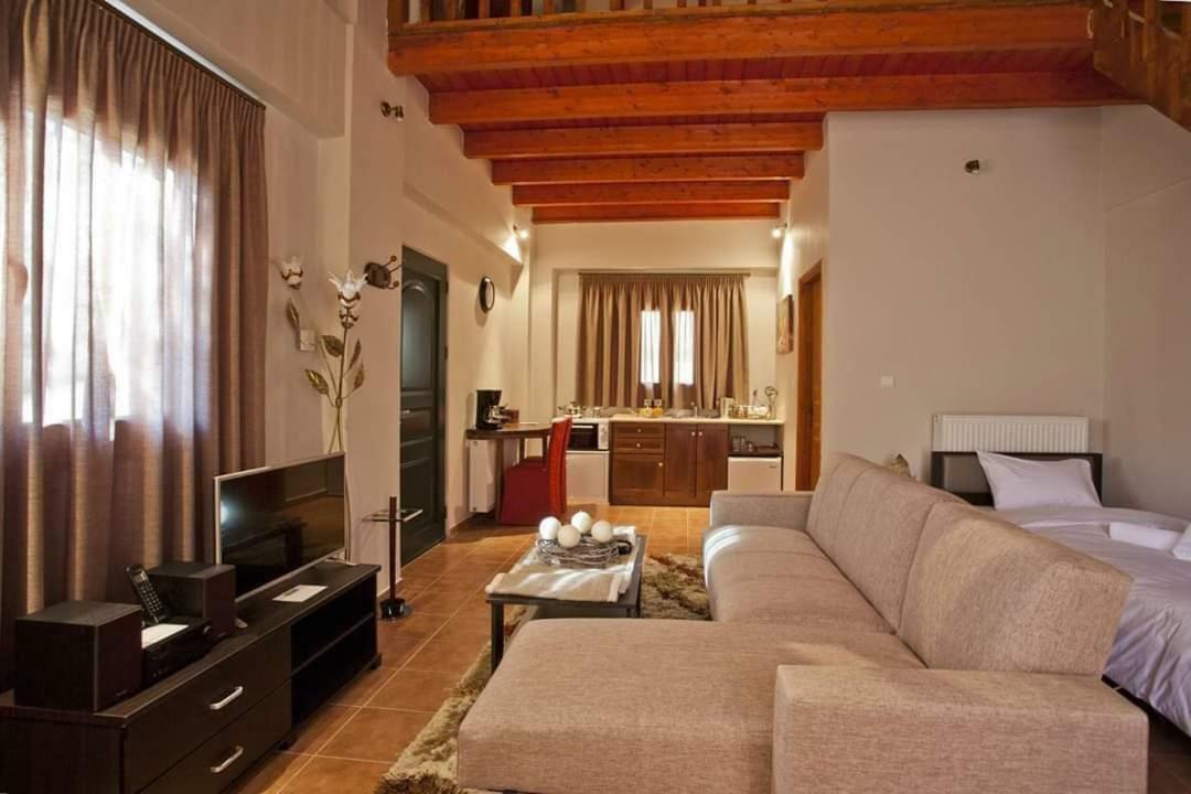 All Seasons Πέτρινες Παραδοσιακές Κατοικίες Kalavryta Eksteriør billede