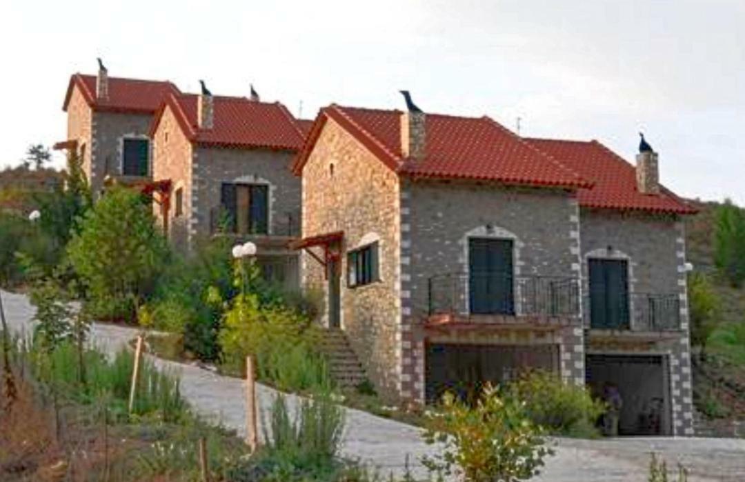 All Seasons Πέτρινες Παραδοσιακές Κατοικίες Kalavryta Eksteriør billede
